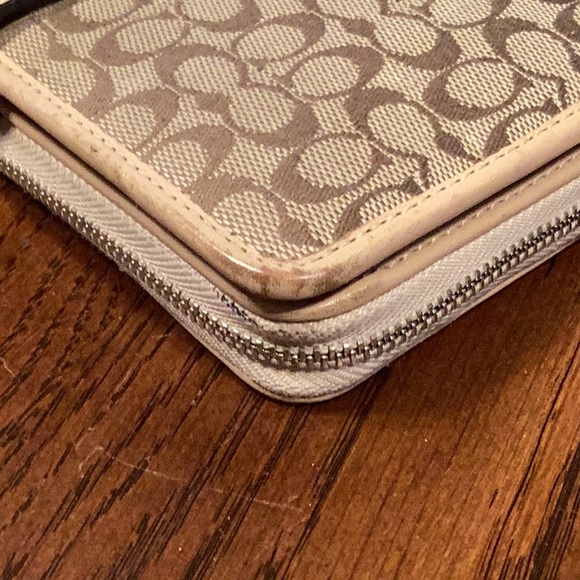 Coach Wallet - Picture 7 of 10